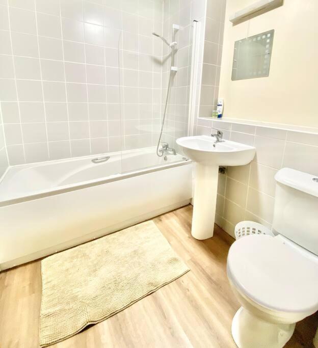 2 Bed Apartment In City Centre Dublin Exterior foto